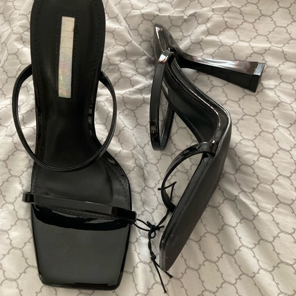 Black sandals - Picture 2 of 5